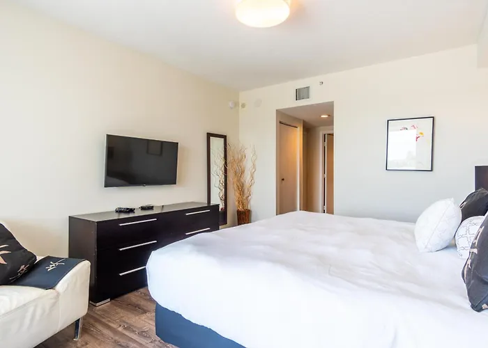 Golden Bay 303